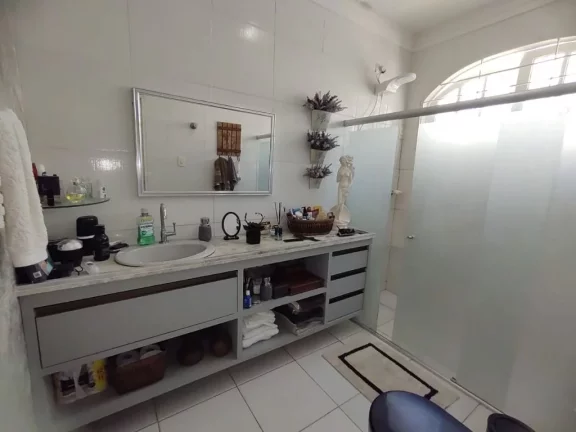 Imagem Casa de 240m² à venda, com 3 quartos (1 suíte), localizada em Candeias, Jaboatão dos Guararapes - Pernambuco.