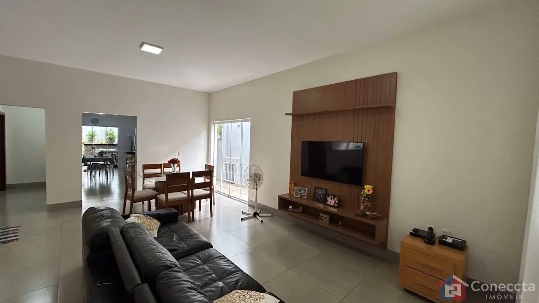 Imagem Casa à venda, 227 m² por R$ 1.080.000,00 - Valparaíso - Patos de Minas/MG