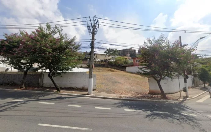 Imagem Terreno com 741m2 à venda no Morumbi