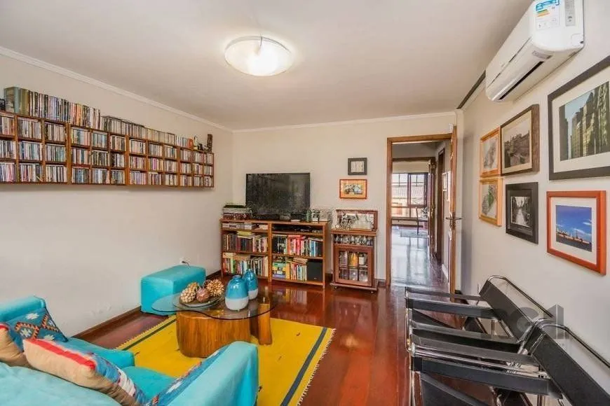 Imagem Casa 279m² - 4 dormitórios, 3 vagas no bairro Santa Tereza