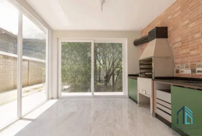 Imagem Sobrado moderno, com amplo terreno, 03 quartos c/suíte, área gourmet, em Campo Largo PR