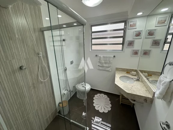 Imagem Apartamento à venda na Ponta da praia com garagem fechada!