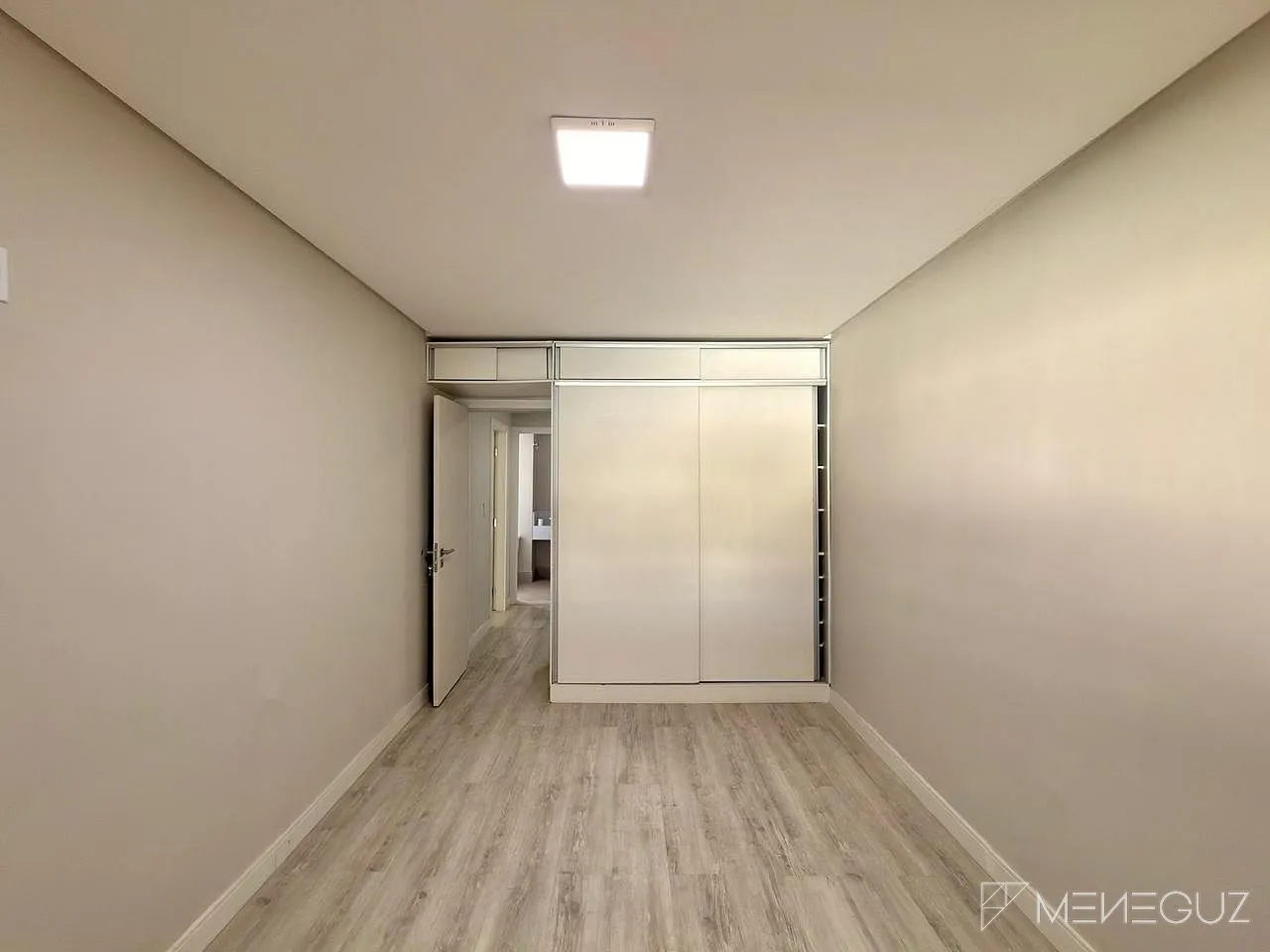 Imagem Viva com lazer privativo e economia: piscina, sauna e energia solar