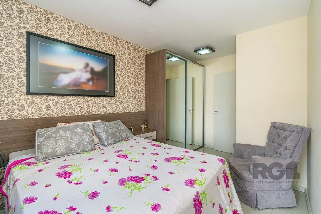 Imagem Casa sobrado no Sarandi de 3 dormitórios e vaga