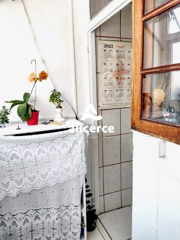 Imagem Apartamento à Venda | 2 Dormitórios | 74 m² | Balneário do Estreito - Florianópolis/SC