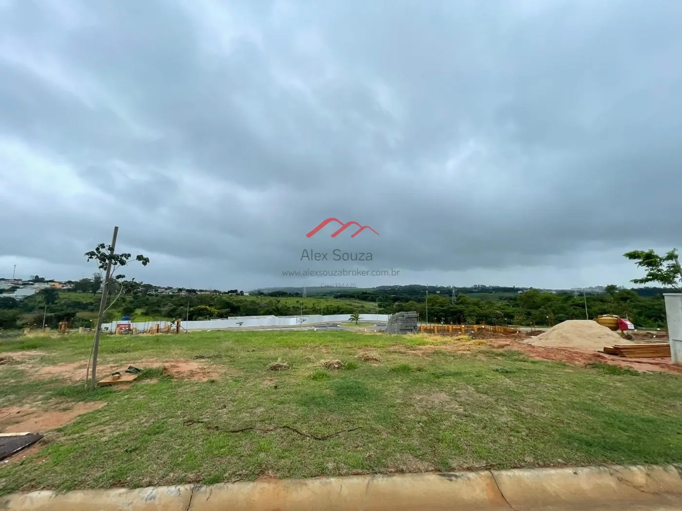 Imagem Terreno em Condomínio para Venda em Campinas, Loteamento Alphaville Campinas