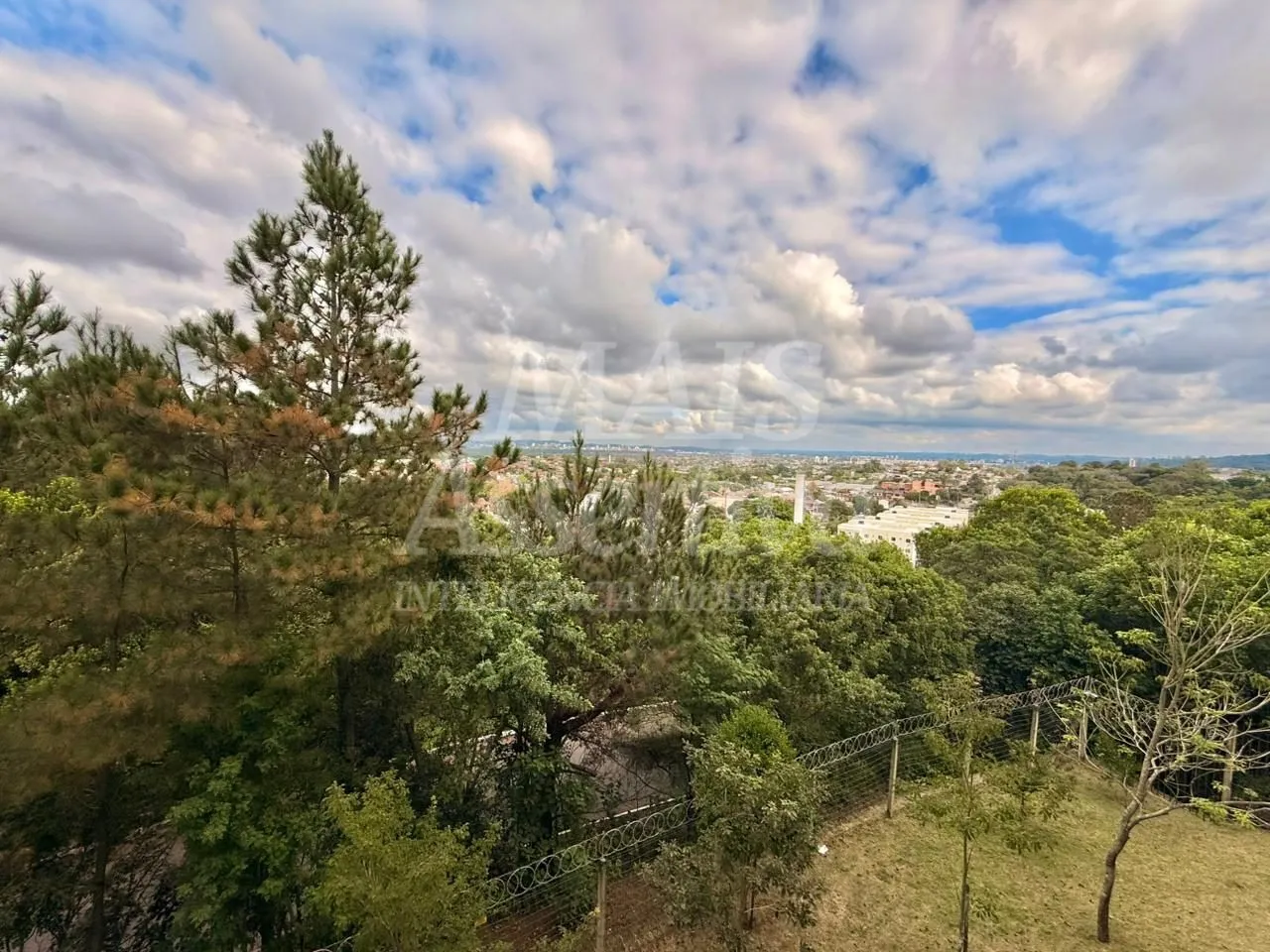 Imagem Apartamento no 3º andar, semi mobiliado para venda - Monte Brasil