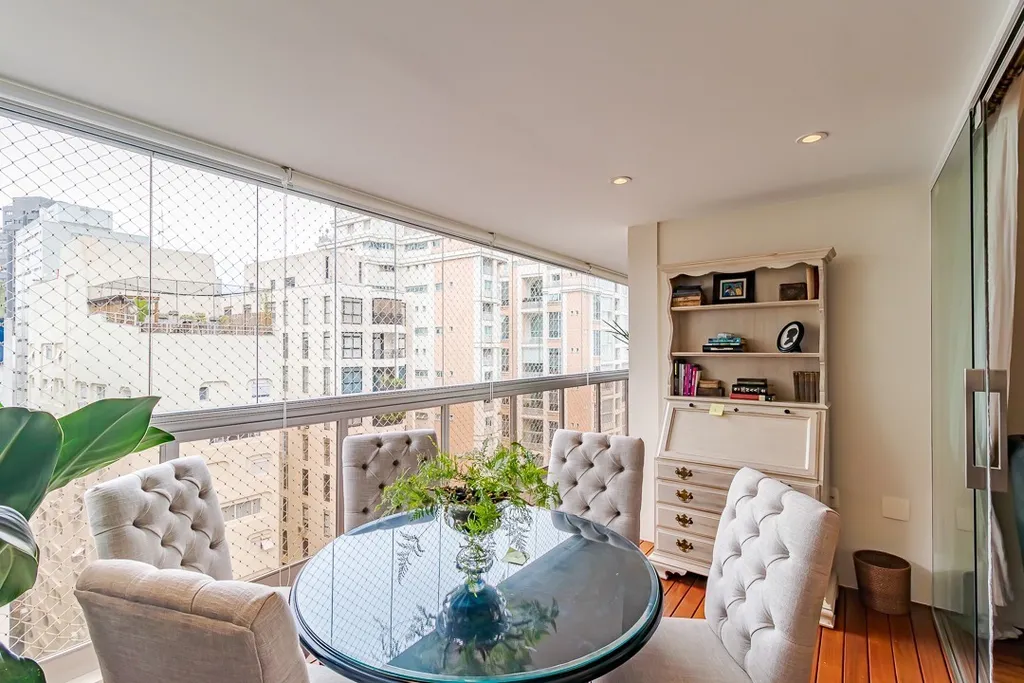 Imagem Apartamento à venda em São Paulo, Jardins, com 4 quartos, 300m2