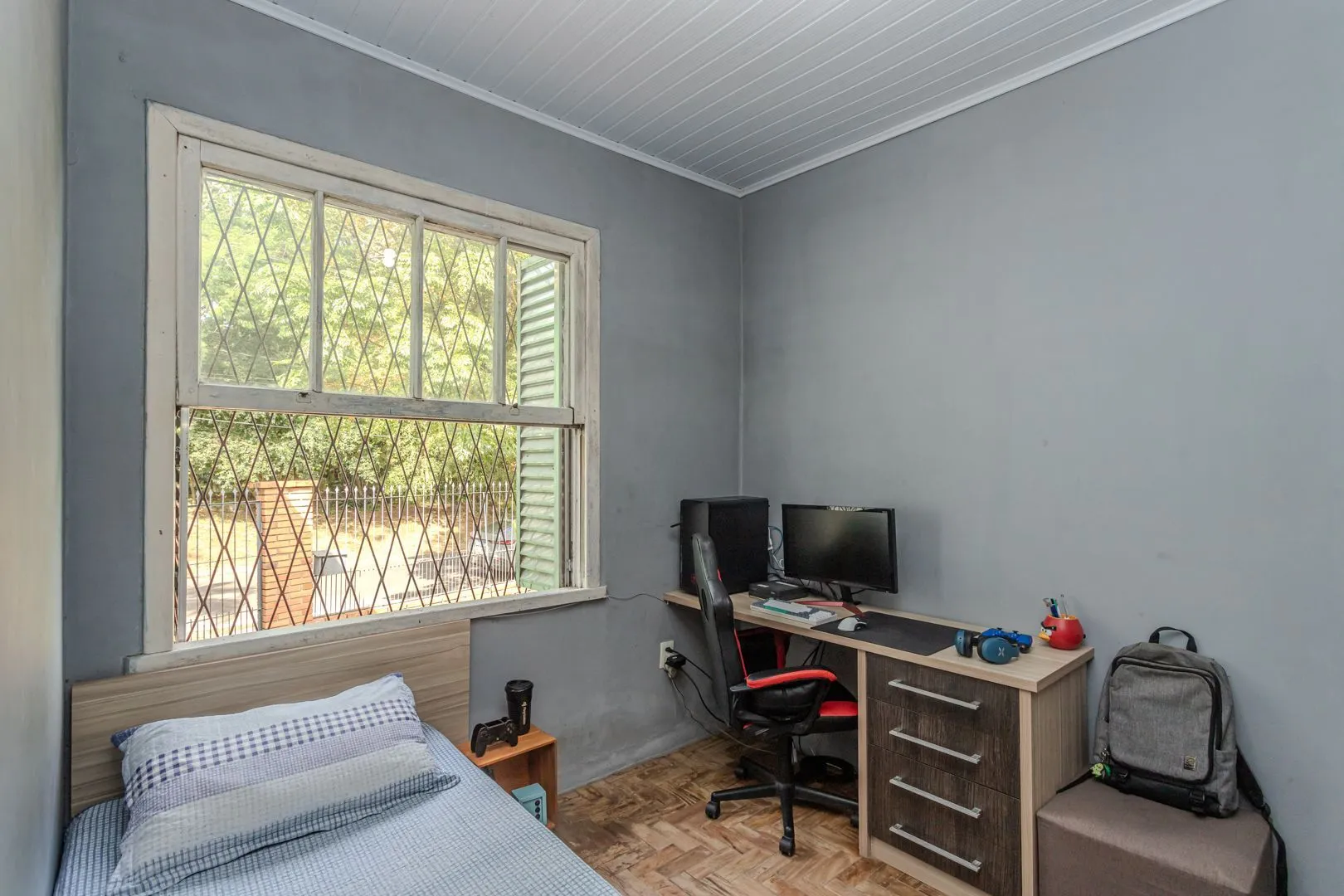 Imagem Casa no bairro Jardim Botânico de 3 dormitórios e garagem e terreno com 370m²