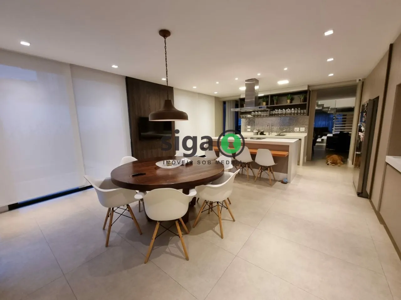 Imagem JARDIM PAULISTA: CASA COM 4 SUÍTES - 4 VAGAS - 415M²