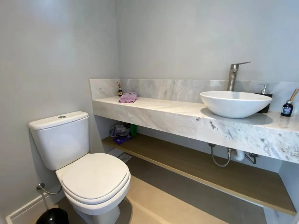 Imagem Sobrado novo mobiliado com piscina aquecida