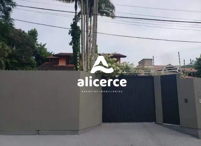 Imagem Casa à venda com 3 quartos 1 suíte, 243m² em Córrego Grande Florianópolis