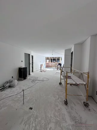 Imagem Este apartamento garden à venda em Jurerê oferece uma localização privilegiada, próximo à prai...