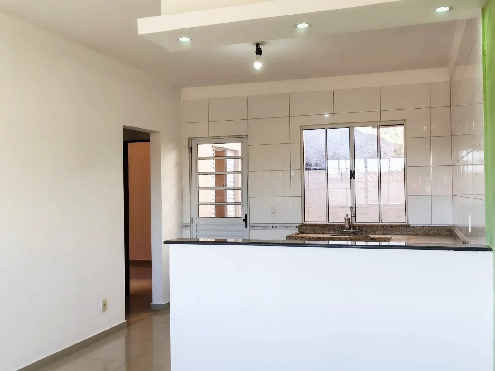 Imagem Casa de Condomínio com 2 Quartos à Venda, 97 metros em Lopes de Oliveira - Sorocaba