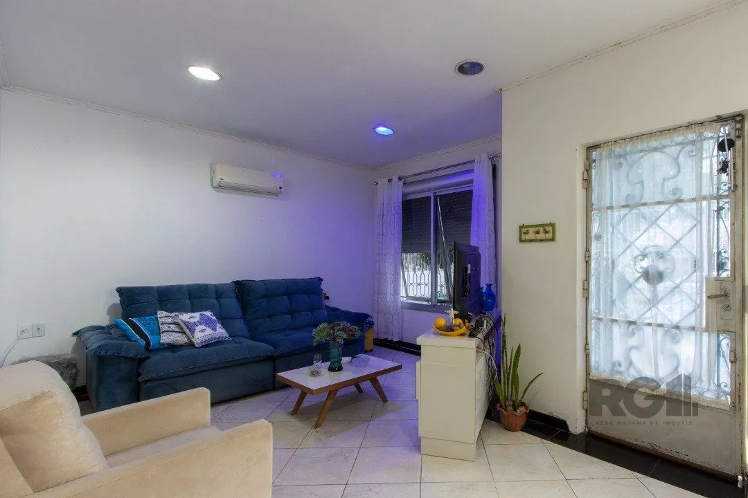 Imagem Casa para Venda - 126.89m², 3 dormitórios, 5 vagas - Azenha