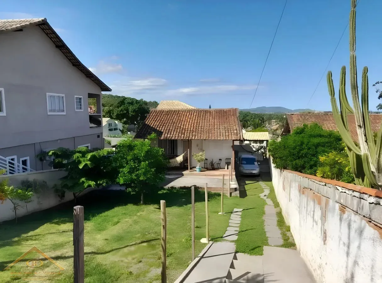 Imagem Casa em Condomínio para Venda em Cabo Frio / RJ no bairro Peró