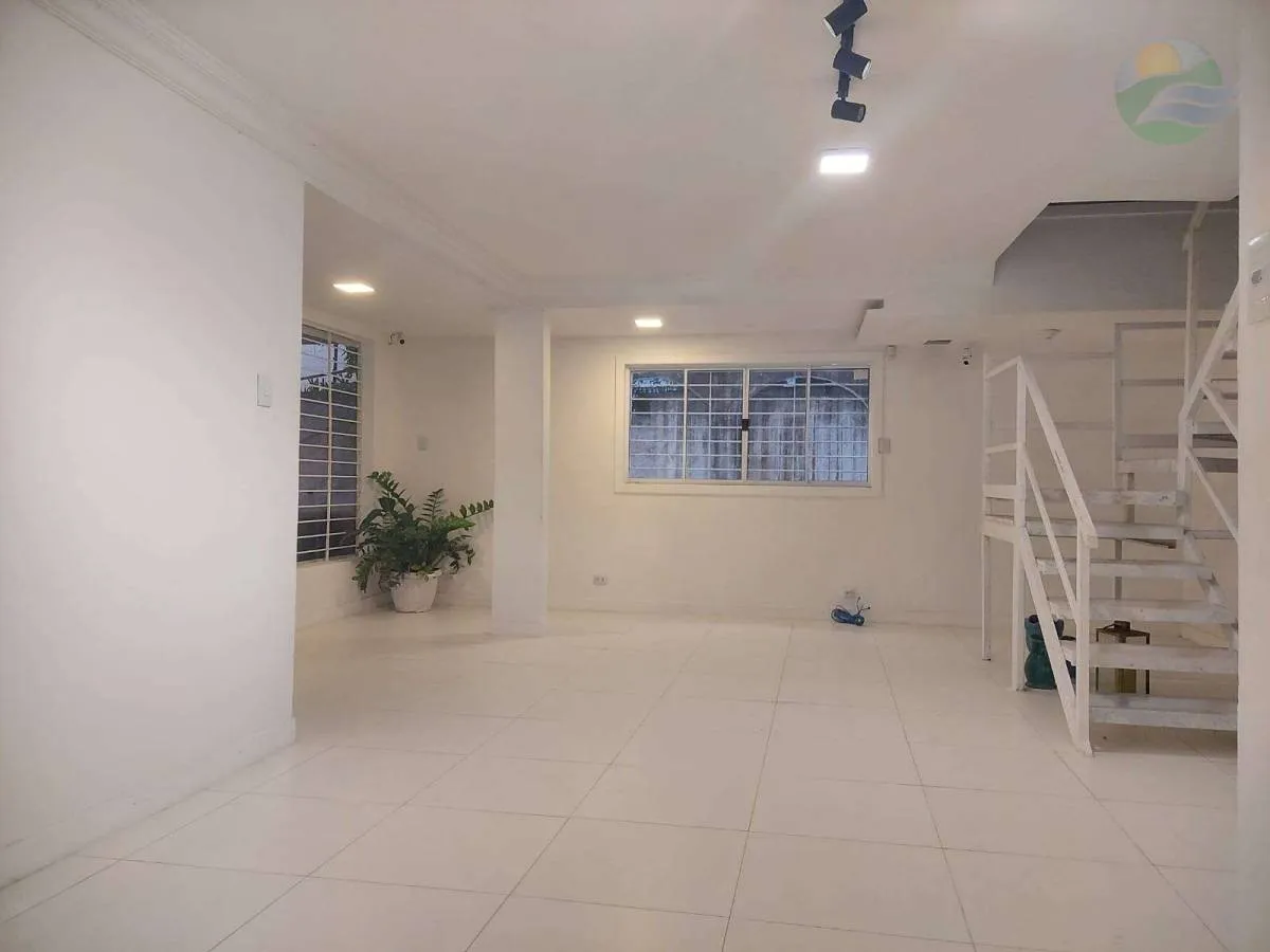 Imagem Casa 5 quartos, reformada, piscina, para LOCAÇÃO, em Setúbal, Boa Viagem, Recife.