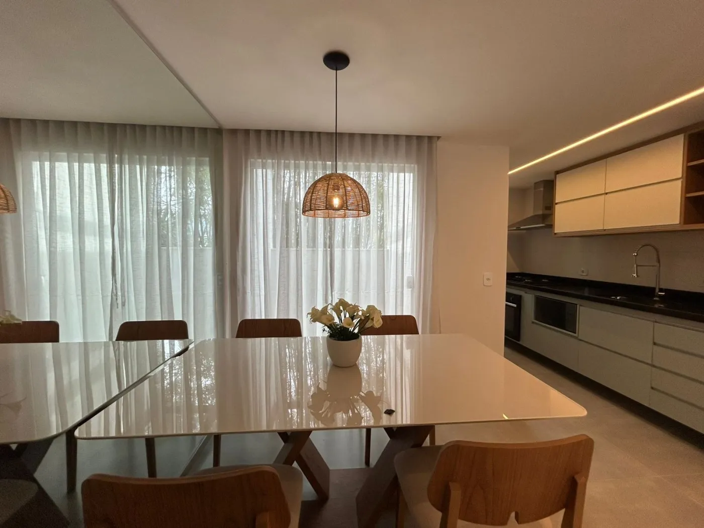 Imagem Casa em Condomínio para Venda em Petrópolis / RJ no bairro Quarteirão Brasileiro