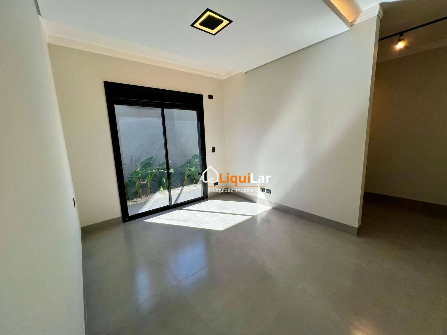 Imagem Casa de Alto Padrão no Carandá Bosque com 3 Suítes, Piscina Aquecida e Amplo Quintal