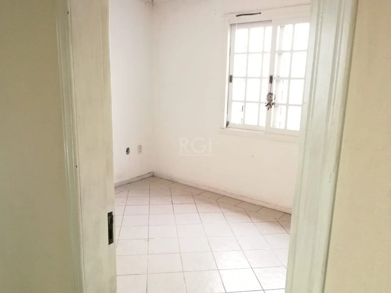 Imagem Casa para Venda - 170m², 3 dormitórios, 3 vagas - Nonoai, Porto Alegre