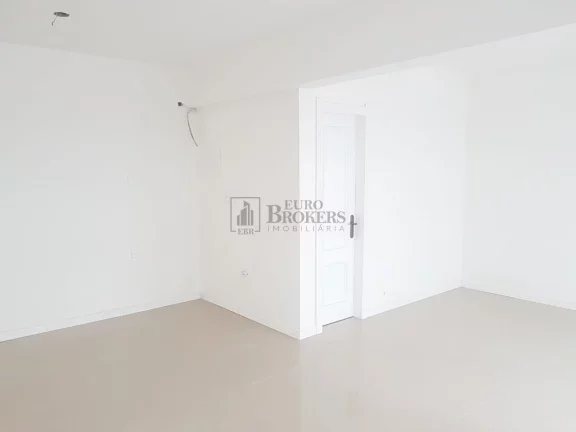 Imagem Sala comercial no Centro de Balneário Camboriú.