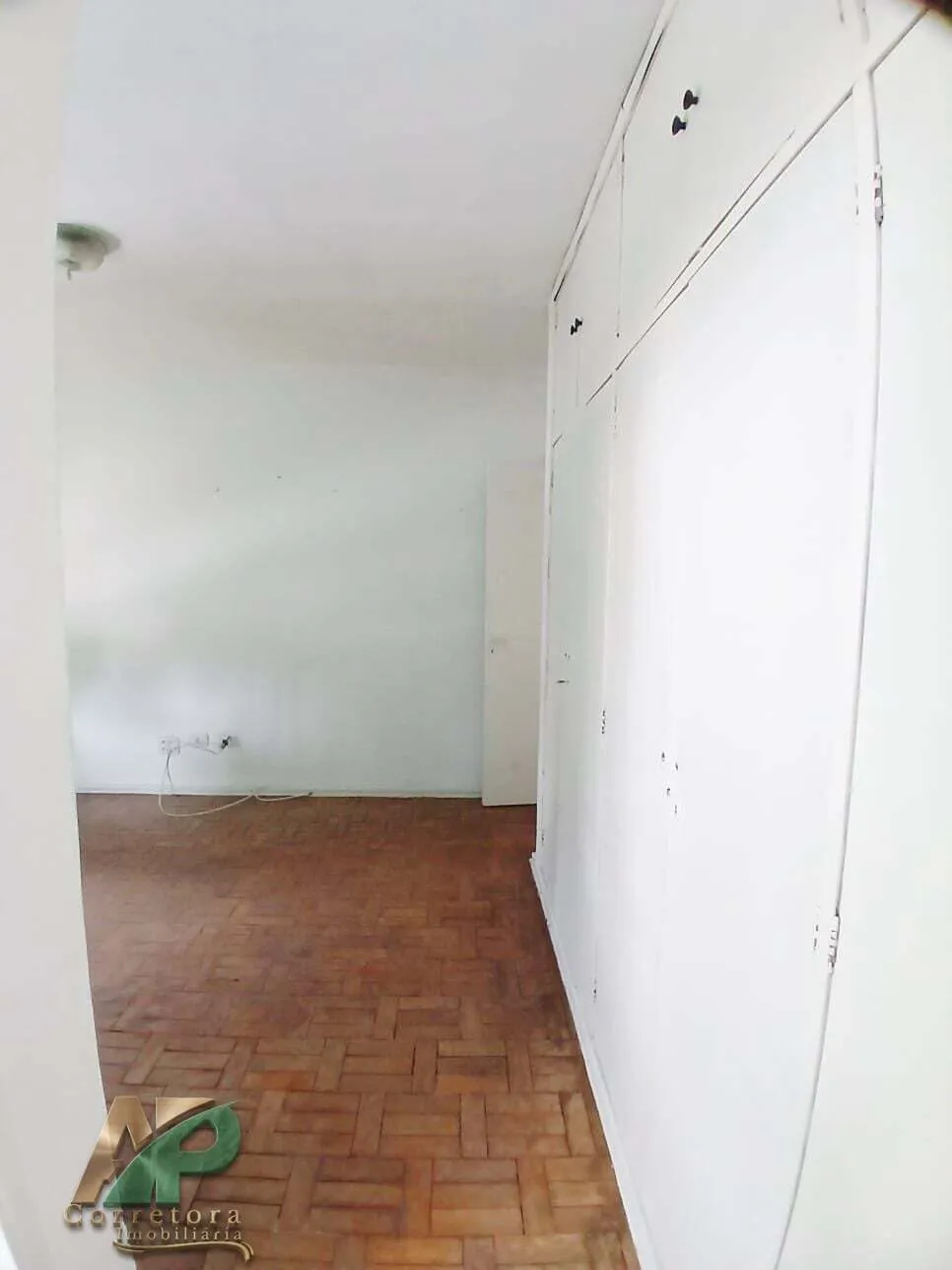 Imagem Casa à Venda em Santo Amaro: 3 Dorms (1 Suíte) + Edícula | Oportunidade Única!