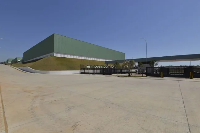 Imagem Galpão Comercial para Locação em Sorocaba-SP, Bairro Cajuru do Sul - 2 Banheiros, 8 Vagas de Garagem, 2.731,68 m² de Área.