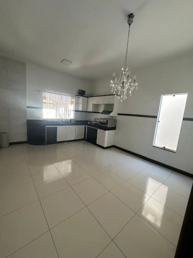 Imagem VENDE-SE EXCELENTE CASA EM ARAÚJOS/MG ( R$ 1.200.000,00 )