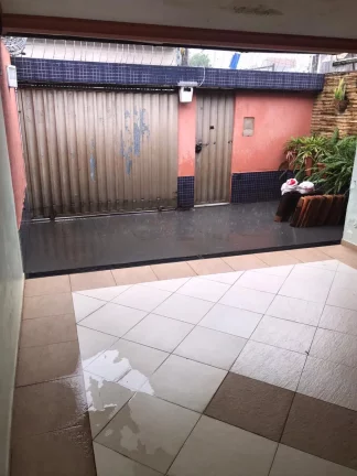 Imagem CASAL IMÓVEIS VENDE CASA 4/4 - 2 SUÍTES - 2 VGS