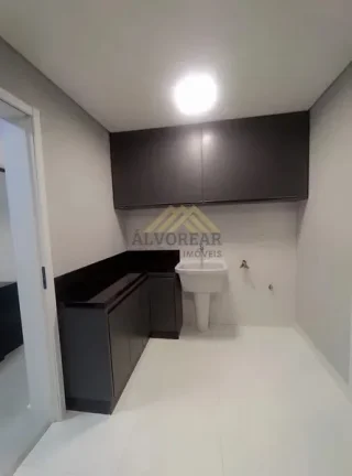 Imagem Sobrado em condominio com vista de frente pra a pedra grande