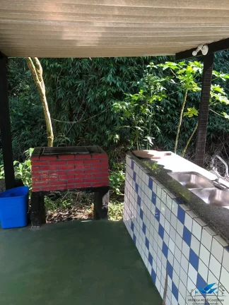 Imagem Casa Rustica com Piscina na Praia da Enseada, Ubatuba/SP - 300 m. do mar.