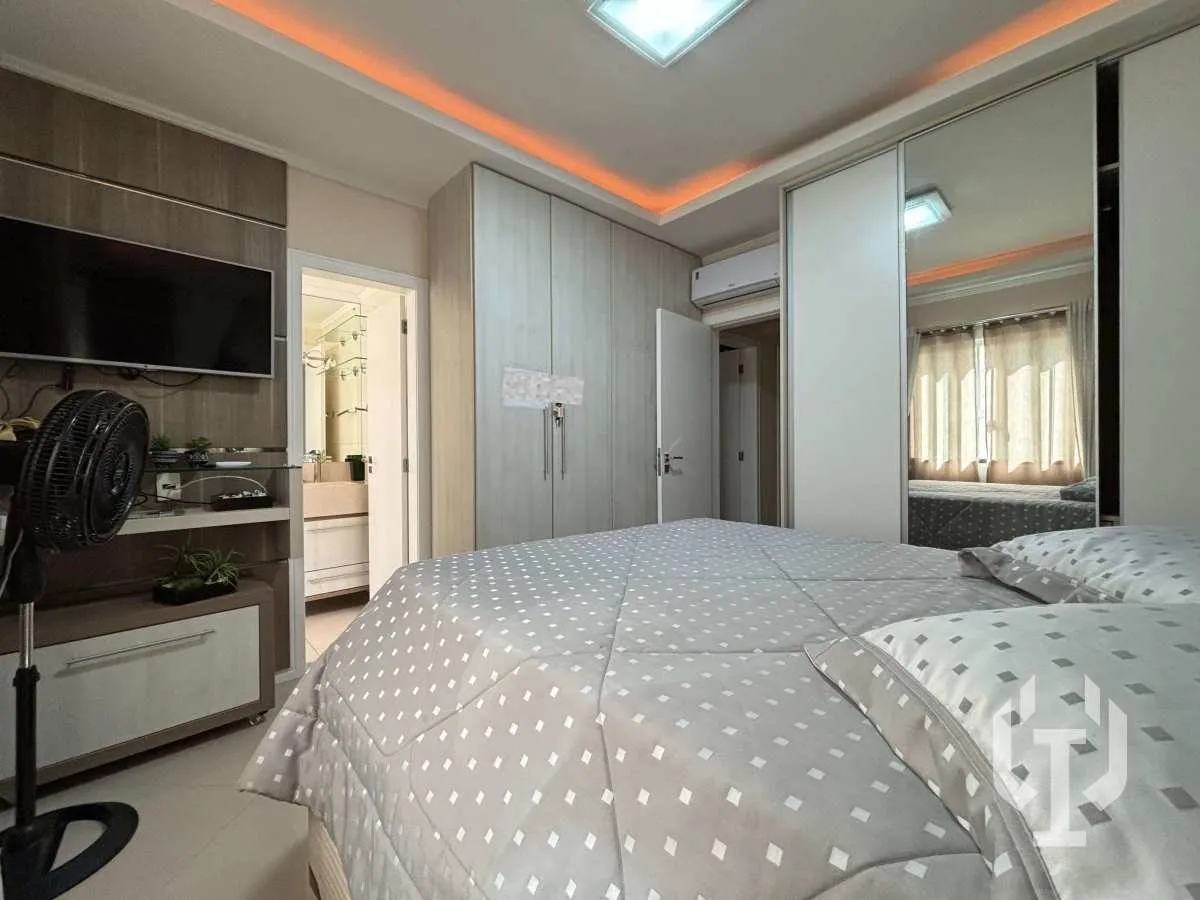 Imagem Apartamento à venda, no Tatiane Delagnello -, em Itapema, Meia Praia, com 3 quartos, 140m2