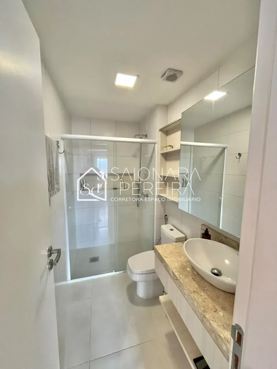 Imagem Apartamento à venda com 3 dormitórios e vista panorâmica no Itaguaçu, Florianópolis