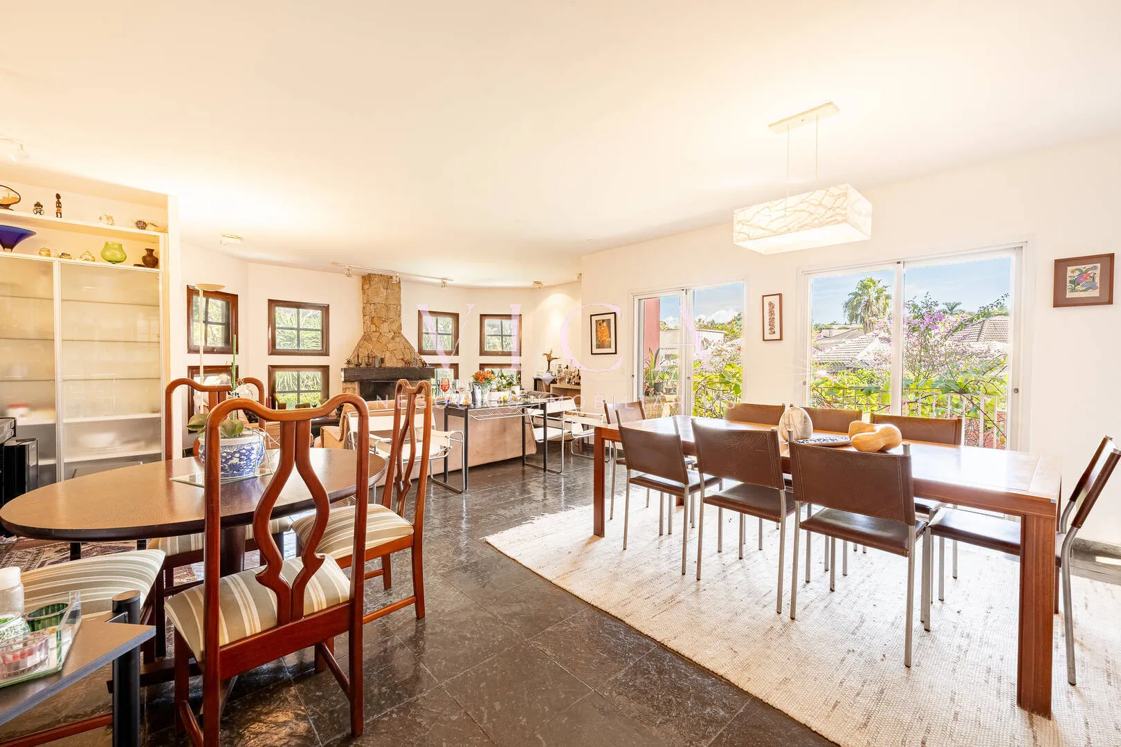 Imagem Casa a venda 470m 3 dormitórios 2 vaga por R$ 2.400.000,00 - Alphaville/SP