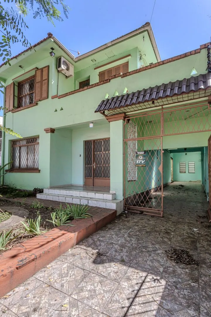 Imagem Casa sobrado no Partenon com 5 dormitórios e 4 vagas