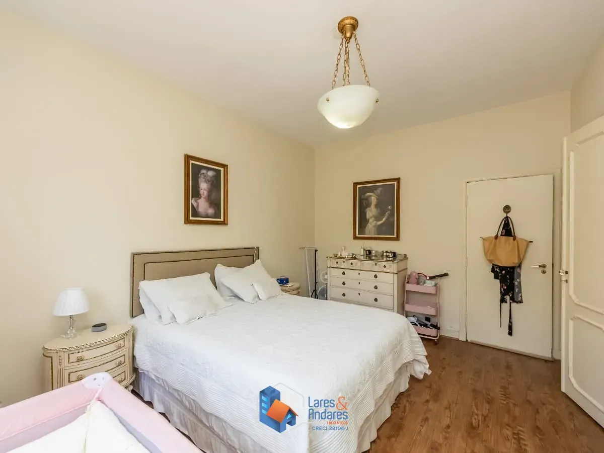 Imagem Casa para venda em Pacaembu com 3 quartos, 379m²