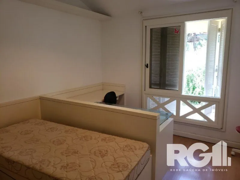 Imagem VENDA - ÓTIMA CASA EM CONDOMÍNIO NA ZONA SUL