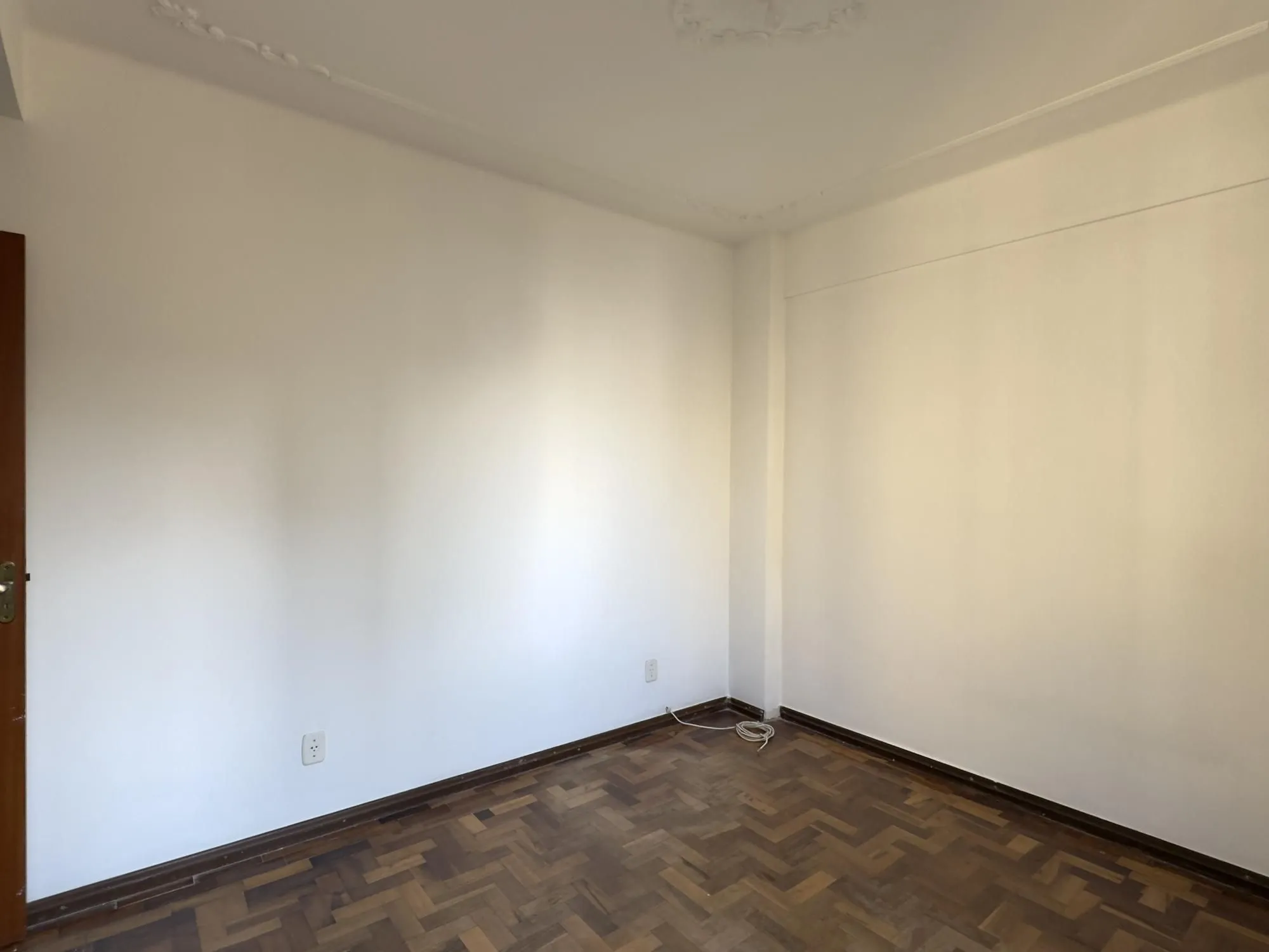 Imagem APARTAMENTO 2 DORMITÓRIOS TOTALMENTE REFORMADO NO CENTRO HISTÓRICO