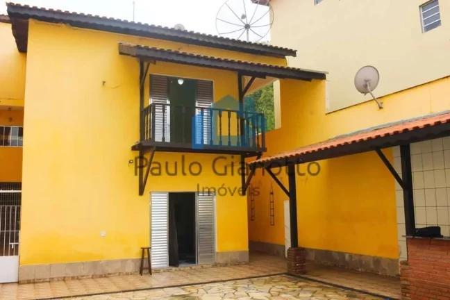 Imagem Imóvel à venda com 03 casas independentes em Cotia