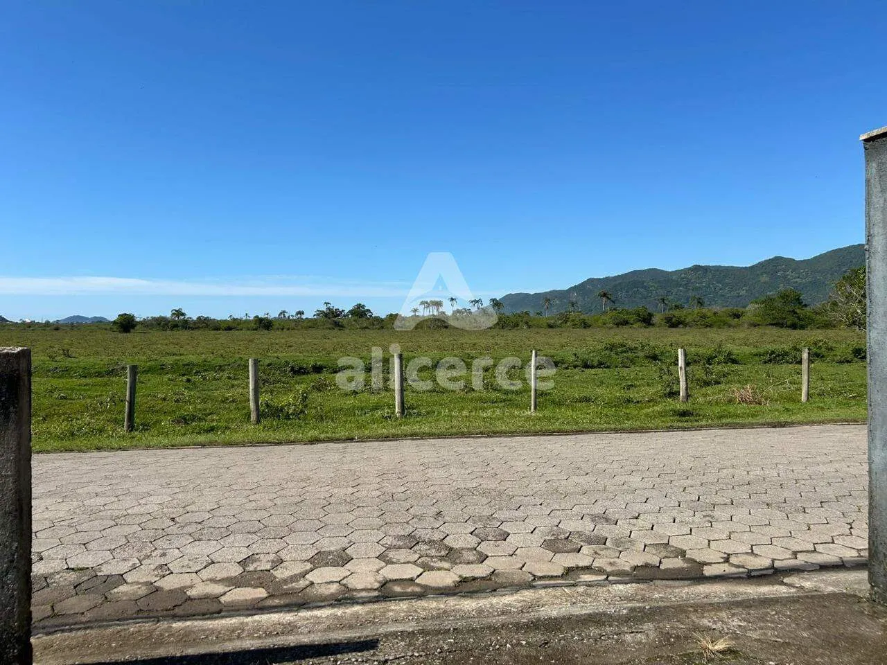 Imagem Terreno à venda com , 468m² em Pântano do Sul Florianópolis