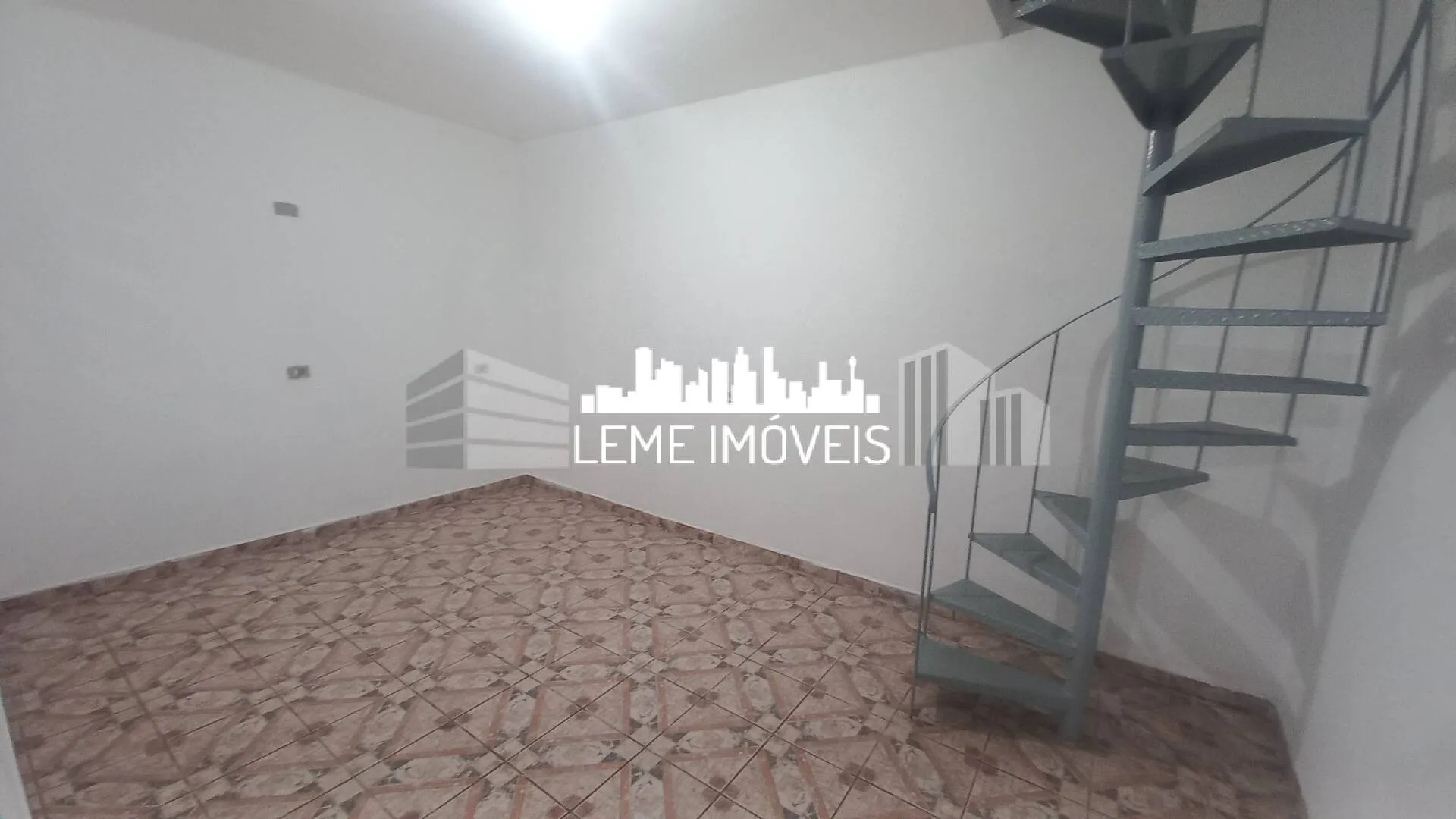 Imagem SOBRADO AMPLO COM DOCUMENTAÇÃO 100%!!! FINANCIE E UTILIZE O FGTS!!!