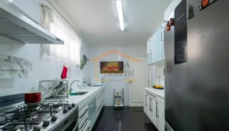 Imagem Casa de condomÃ­nio, com 3 dormitÃ³rios, sendo 3 suÃ­tes, 5 banheiros, possui amplos ambientes, armÃ...