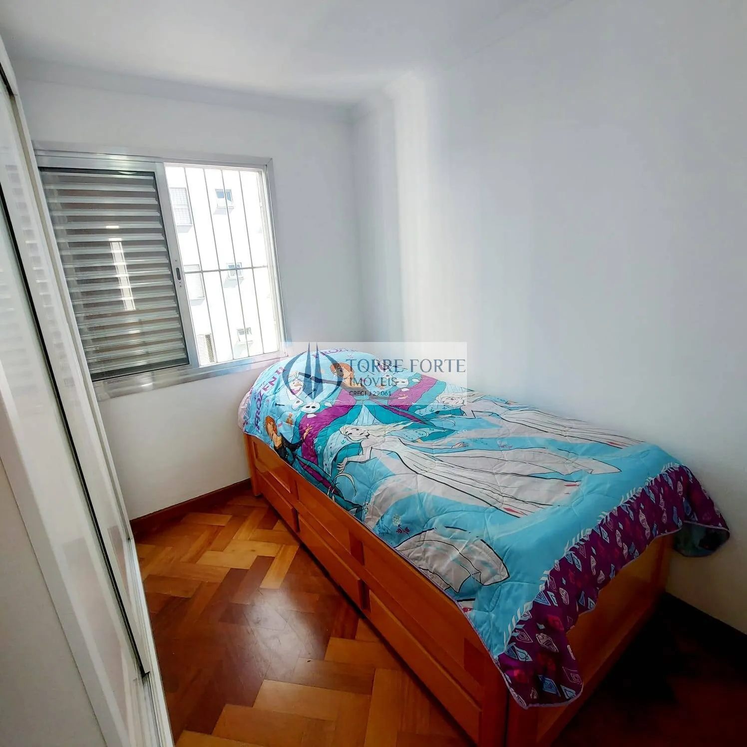 Imagem Apartamento Mobiliado com 2 Dormitórios e 1 Vaga na Vila Ema