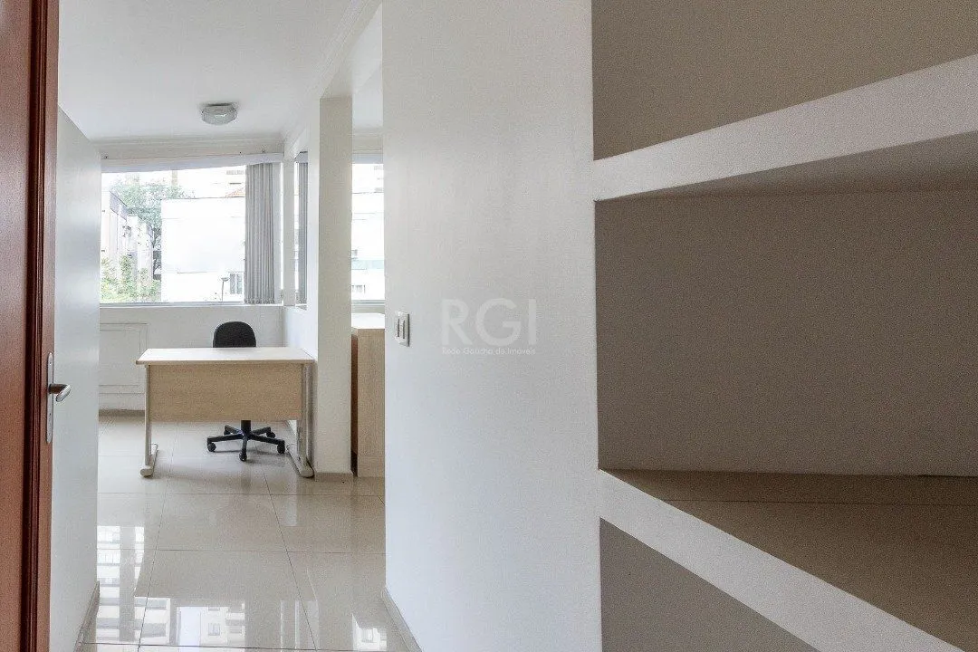 Imagem Conjunto/Sala para Venda - 42.6m², 0 dormitórios, 1 vaga - Praia de Belas