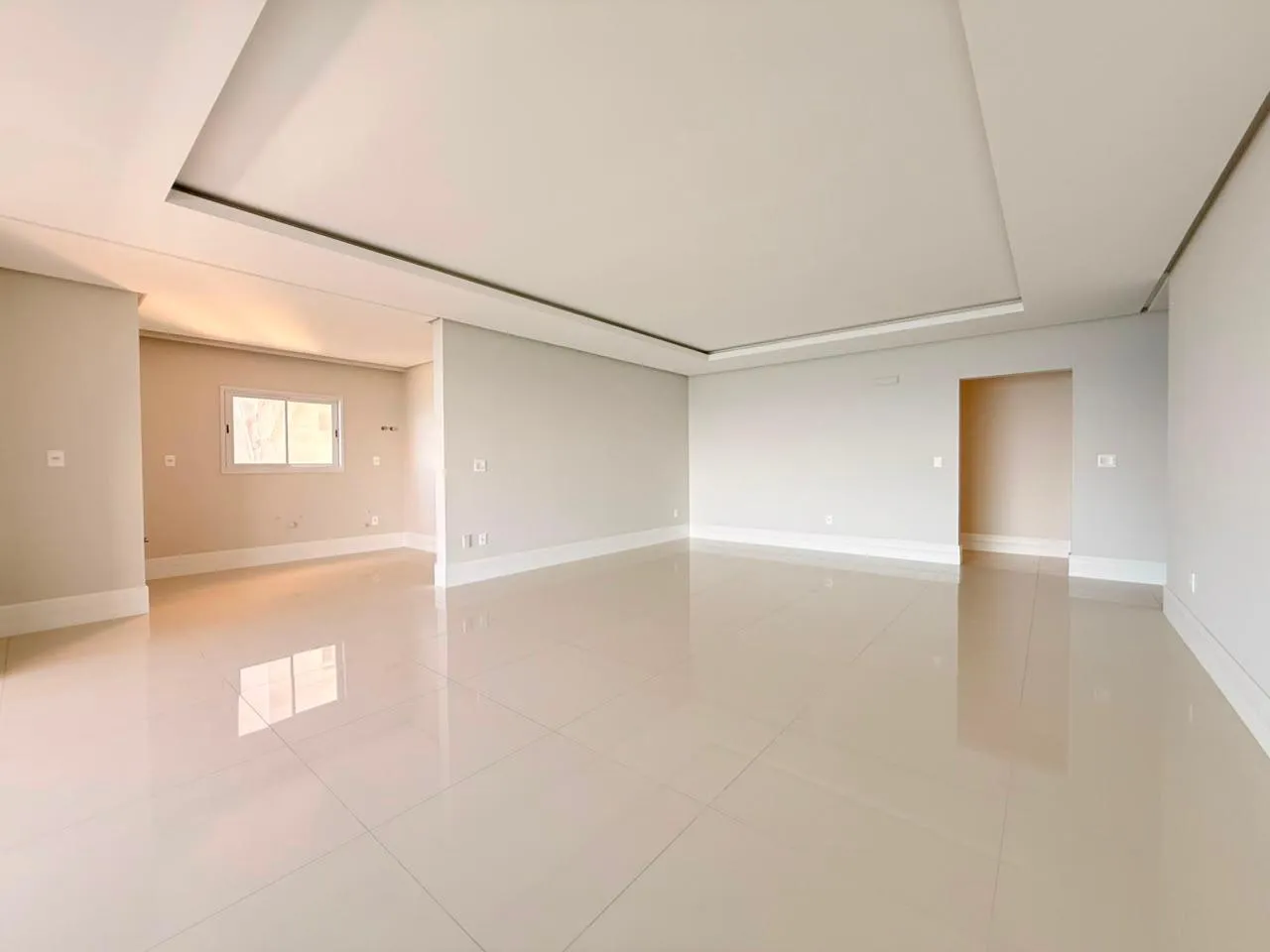 Imagem Apartamento com vista para o mar à venda com 182m2 por R$ 6.500.000,00