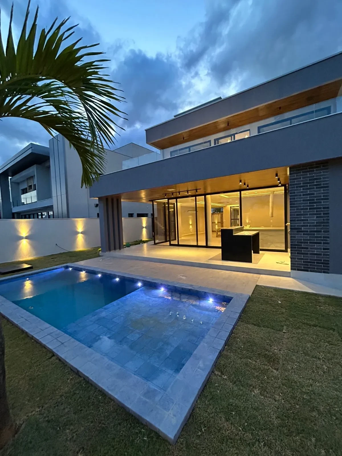 Imagem Casa com 4 Quartos à Venda, 467 m² em Jacuhy - Serra