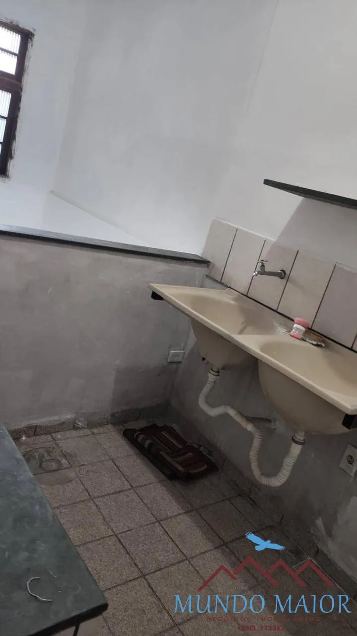 Imagem Assobradada Confortável 230m² em Bairro Simples e Prático!