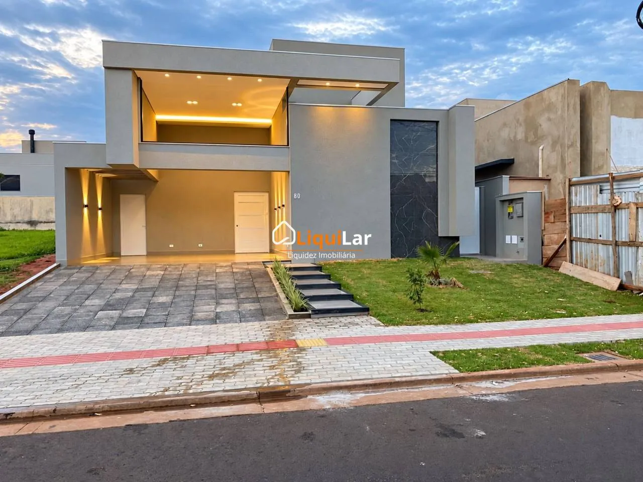 Imagem Residencial Alphaville II | Casa Térrea de Alto Padrão com 3 Suítes, Piscina Aquecida e Energia Fotovoltaica