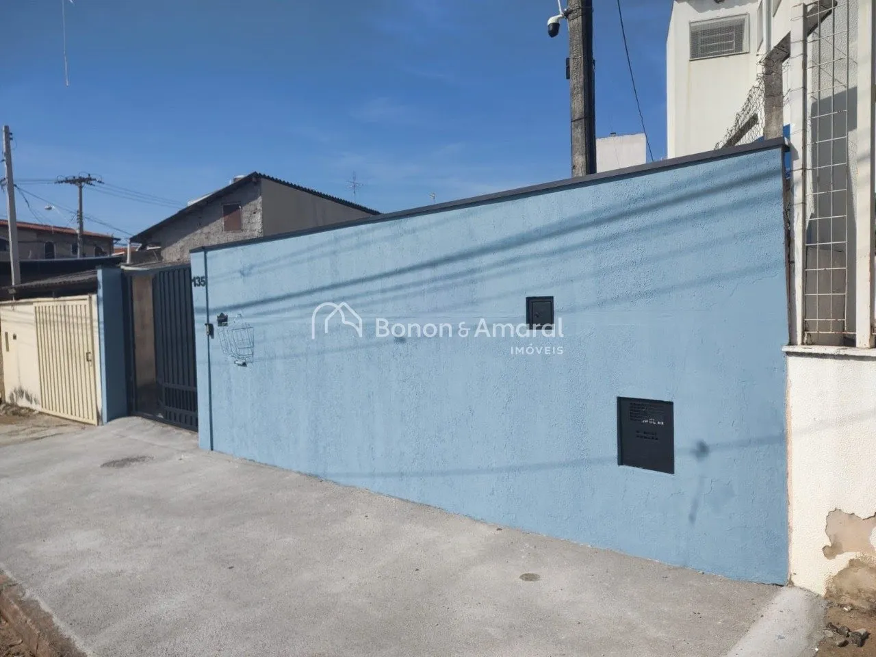 Imagem Vende-se casa de 3 dormitórios no Jd. São Fernando