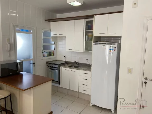 Imagem Apartamento com 3 dormitórios, sendo 1 suíte, banheiro, living com sala de estar e jantar, cozinha...